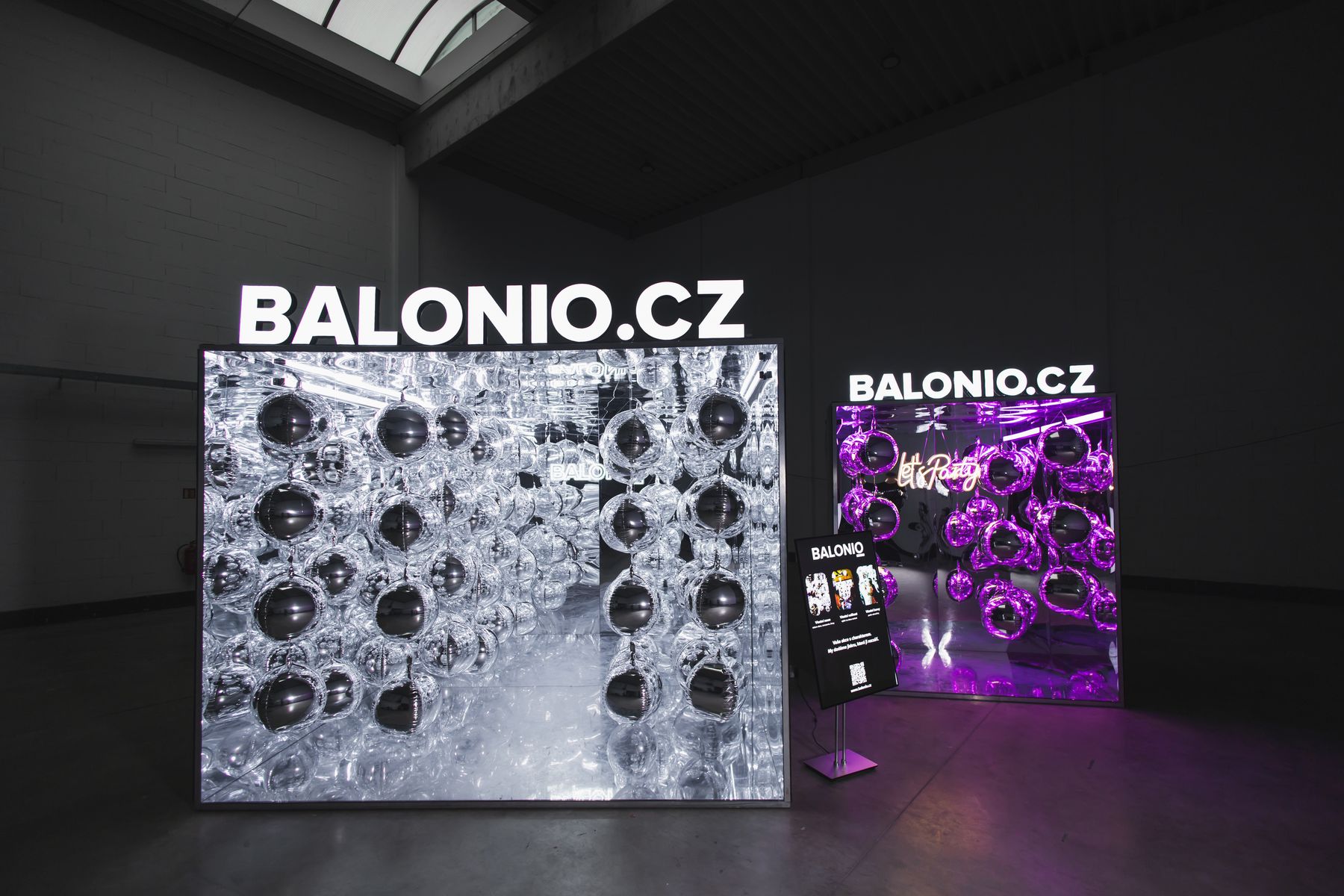 Obě Balonia vedle sebe — vlevo Velké Balonio, vpravo Malé Balonio