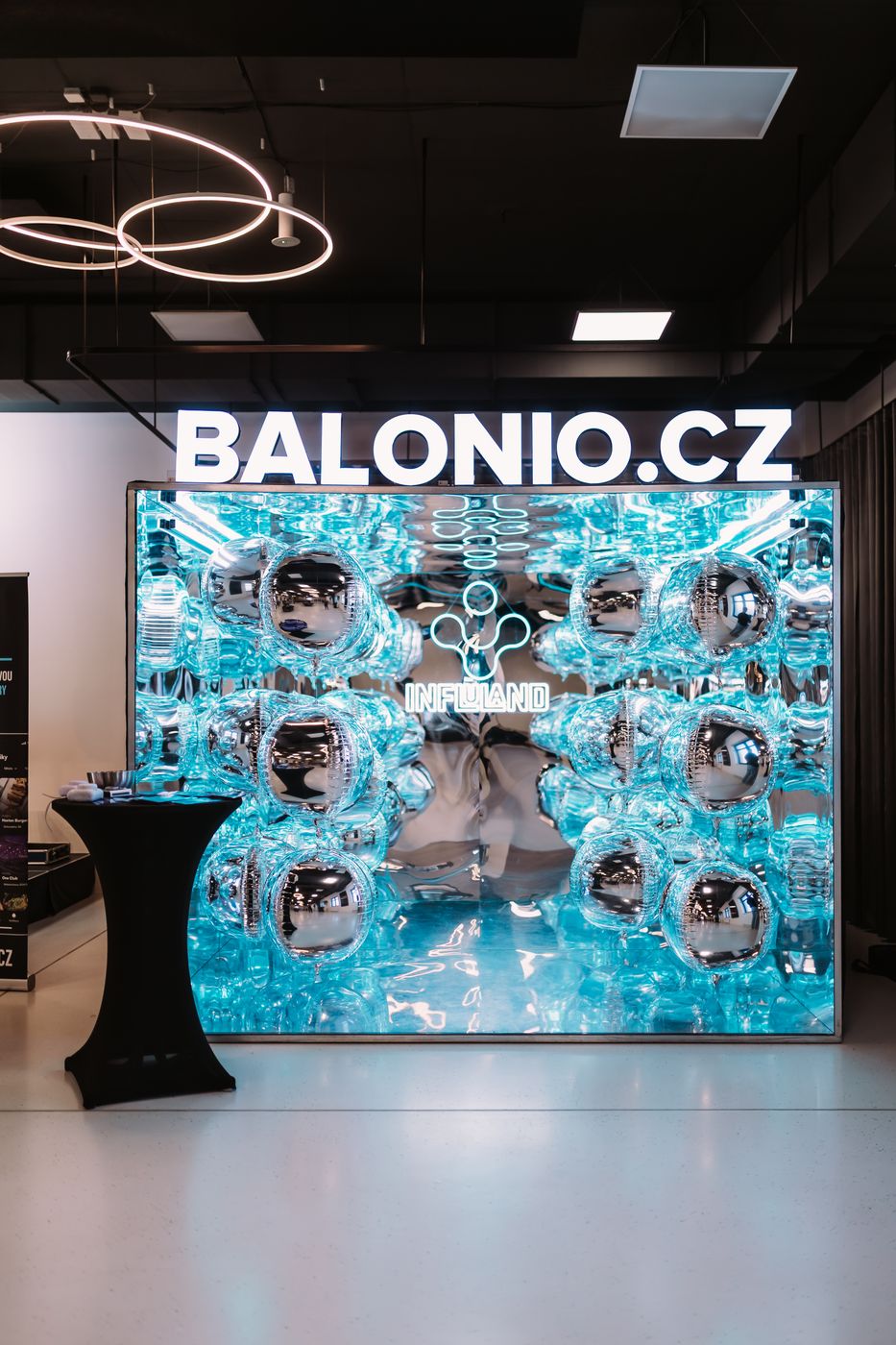 Velké Balonio v eventovém prostoru — celkový pohled