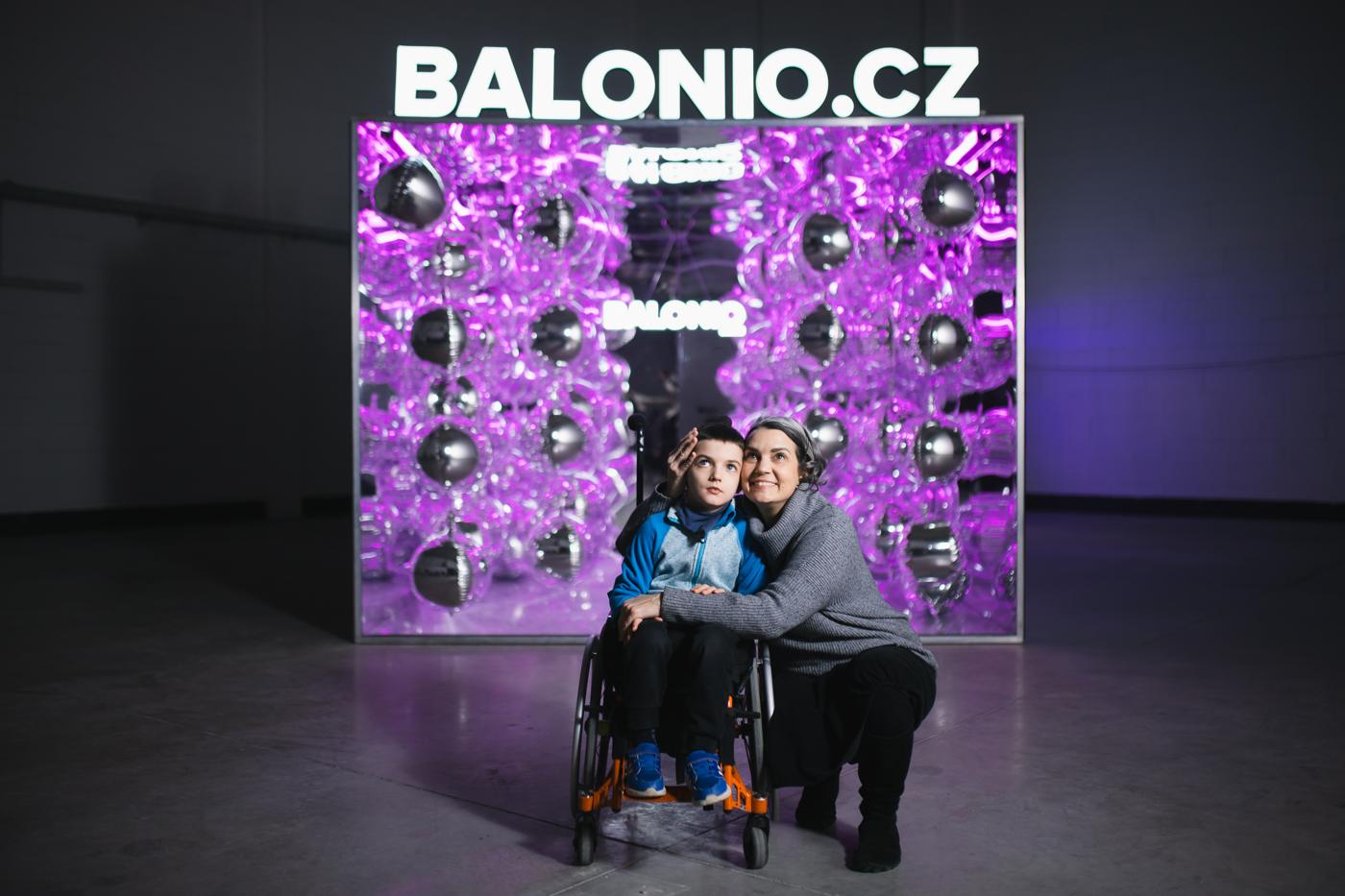 Balonio pomáhá